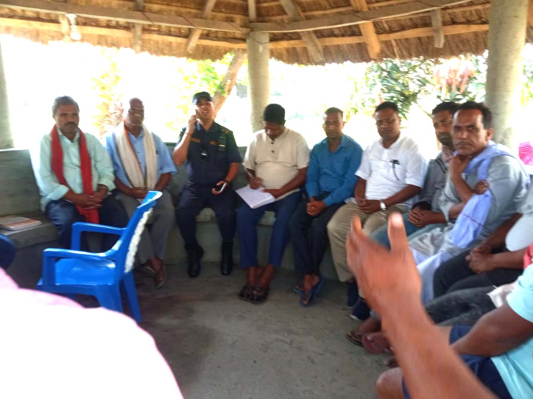 भारदहको सडकमा छाडा पशु चौपाया नियन्त्रण गर्न प्रहरीको प्रयास