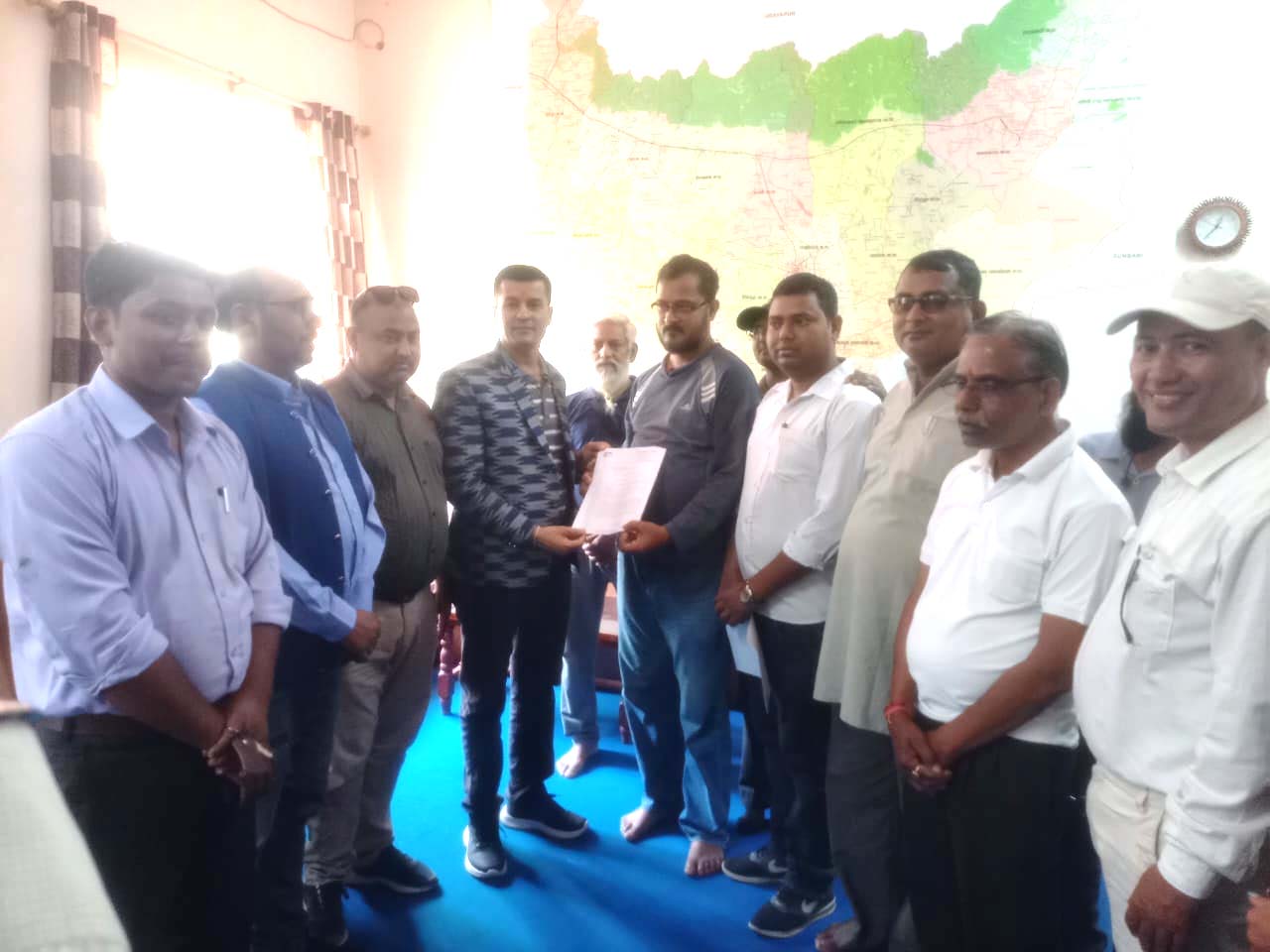 सञ्चारमाध्यममाथि आक्रमणविरुद्ध सप्तरीमा ज्ञापनपत्र बुझाइयो